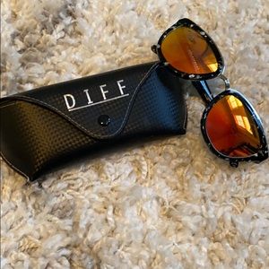 DIFF Eyeware Sunglasses